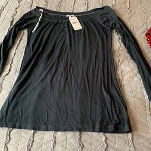 Small off the shoulder green splendid top